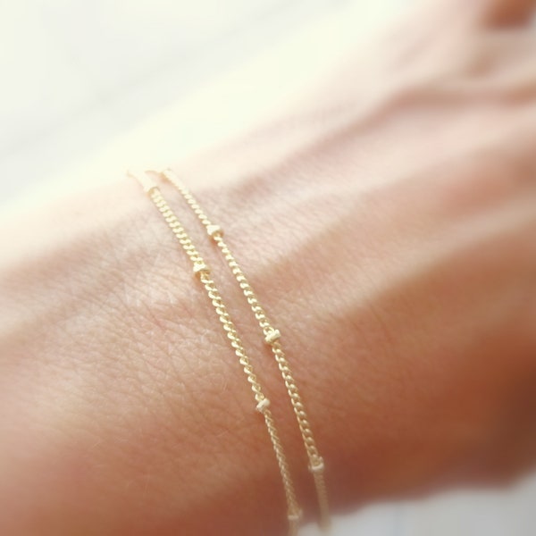 Bracelet fin en or, bracelet chaîne en perles dorées, cadeau délicat pour demoiselle d'honneur, chaîne satellite en or, 1 ou deux rangs