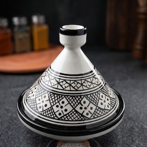 Tagine de cerámica marroquí, decoración geométrica en blanco y negro, pieza para servir hecha a mano, regalo de decoración bohemia para el hogar, belleza para la cocina, cerámica artística marroquí