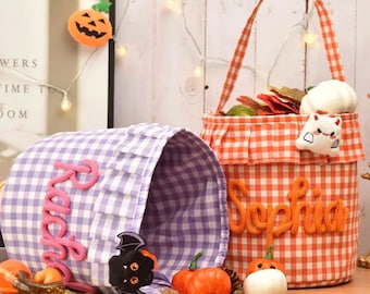 Spersonalizowany kosz na Halloween „cukierek albo psikus”, wiaderko na cukierki w kratkę z falbanką (nazwa niestandardowa)