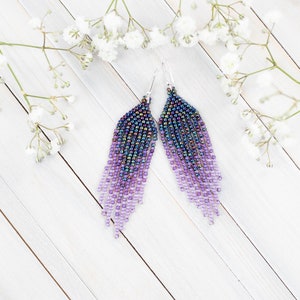 Violet, bleu et lavande, petites boucles doreilles boho, boucles doreilles pendantes, boucles doreilles en perles de graines, cadeau pour elle, boucles doreilles en perles Fringe, boucles doreilles ombre image 5