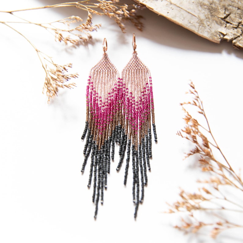 rose fuchsia brown black long beaded earrings, Earthy colors earrings, Boho gift, seed beaded earrings earrings, fringe beaded earrings, zdjęcie 8