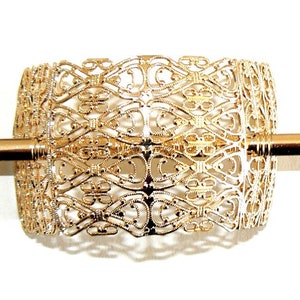Multiple Choice Exquisite Filigree Vintage Hair Clip From West Germany Light Weight Never Worn Gold Tone