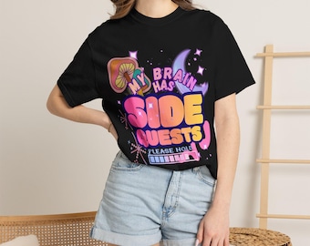 Camiseta "Mi cerebro tiene misiones secundarias" / Camiseta con humor retro para gamers con TDAH