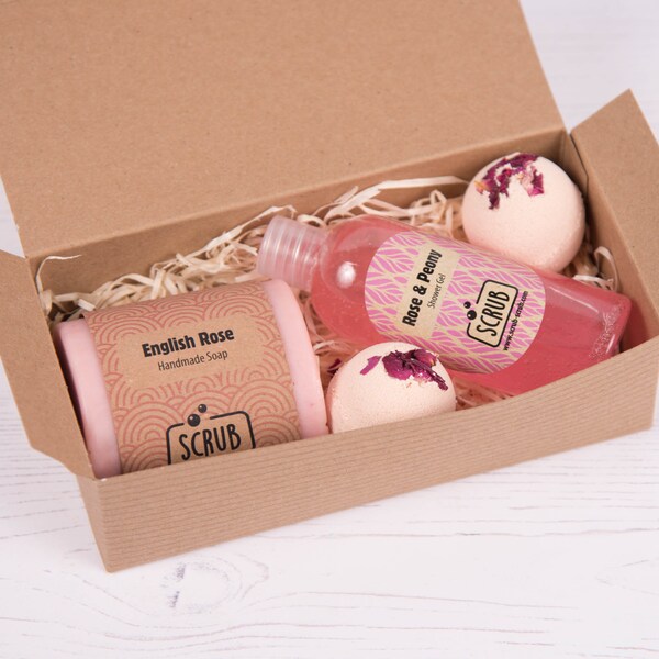 Indulgence Pamper Box Incs Tous faits à la main Savon au beurre de karité, bombes de bain et SLS Shampooing gel douche gratuit