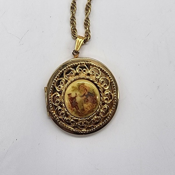 Vintage gold tone filigree locket necklace