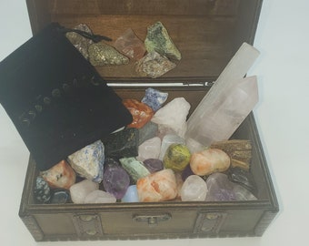 Intuitively chosen crystal mystery bag - 3 to 4 crystals chosen just for you!