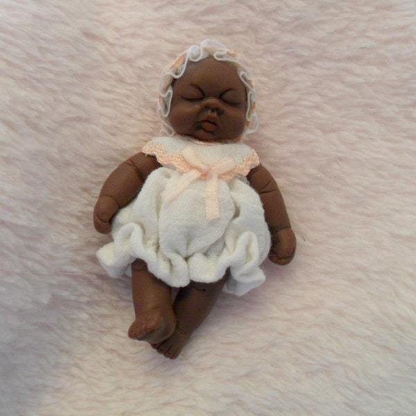 Baby-doll miniature, Miniature, maison de poupée