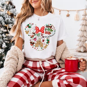 Camiseta navideña de Disney, camiseta navideña de Mickey y Minnie, camiseta con estampado de orejas de ratón navideñas, camiseta para las vacaciones de Navidad en Disney World.