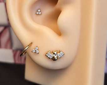 Midnight Battie Threadless Flatback Earring | Gold Bat Cartilage Stud | Titanium Labret Post | Sparkly Gothic Ear Jewelry