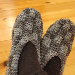 Super warm and cozy! Checkerboard slippers available in light grey and dark grey. Phentex Style Slippers!