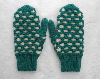 Traditional Newfoundland Honeycomb Double Knit Mittens Heather Green and Natural Wool
