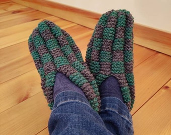 Checkerboard slippers in Forest Green and Dark Grey