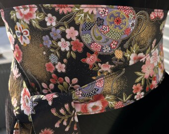 Ceinture tissu japonais, ceinture obi réversible, tissu japonais fleuri stylisées, surmonté  de doré, fond noir, réversible noir