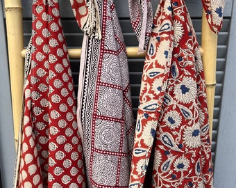 Grand bandana, grand foulard carré, coton block print, rouge foncé, blanc beige et noir -  au choix