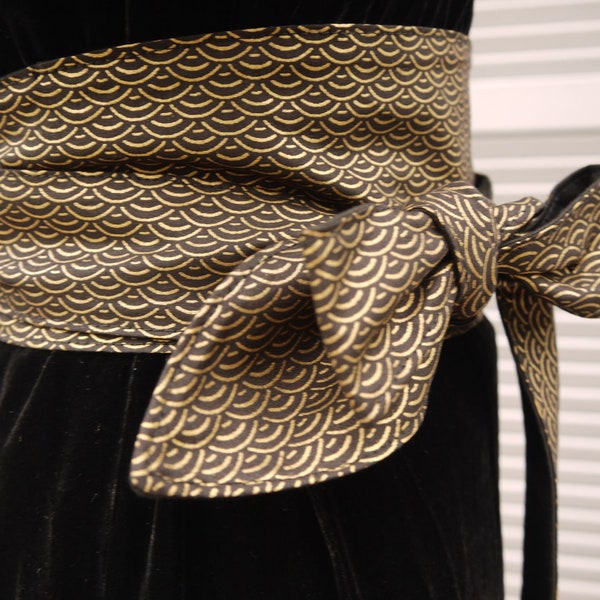 Ceinture OBI tissu japonais,   motifs vagues dorées, fond noir - réversible lin noir - création made in France