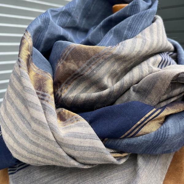 Grand bandana, grand foulard carré,  coton indien tissé main, bleu marine, doré, gris