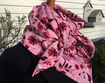 Foulard, écharpe, motifs paisley feurs,  très souple - dégradés de rouge rose - modèle unique - made in France