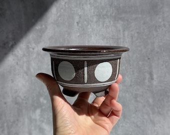 Raw Black Clay Neo Pot with White Porcelain Slip