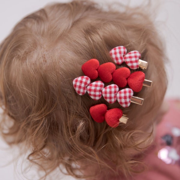 Set of Two Heart Hair Clips, Girls Hair Clips, Toddler Hair Clips,Baby girl Hair clip, Girls Bows, Toddler Hair Bows, Valentines Hair Bows