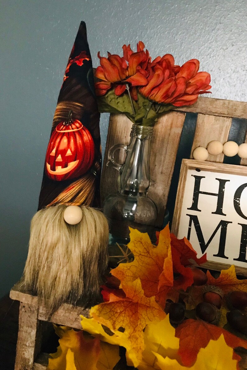fall gnome statue