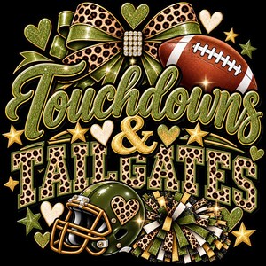 Puede incluir: Un diseño gráfico con el texto Touchdowns & Tailgates en verde y dorado brillante. Los elementos incluyen un balón de fútbol americano marrón, un casco verde con un corazón de leopardo, un lazo de leopardo y pompones sobre fondo negro.