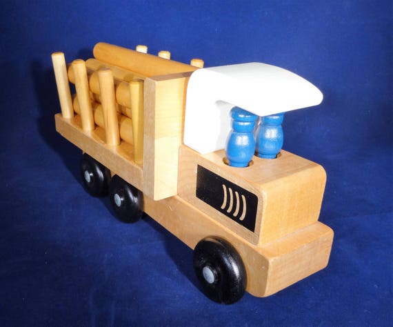 log hauler toy