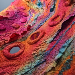 Écharpe en soie feutrée, écharpe Nuno en feutre, châle en laine, écharpe en feutre, écharpe rose orange, écharpe en soie, écharpe en laine couverture, cadeau pour elle
