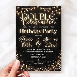 Puede incluir: Una tarjeta de invitación rectangular negra con texto dorado brillante que dice DOUBLE CELEBRATION, Birthday Party, en honor a Ava's 19th & Sienna's 22nd, sábado 11 de octubre de 2026, a las 19:30 en The Velvet Hall, 285 Grand Avenue, Chicago, Illinois.