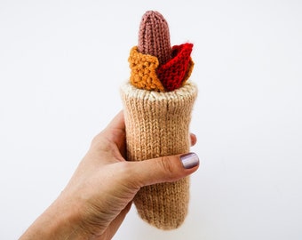 Französischer Hotdog, so tun, als ob es Essen für Einkaufsspiel, Hotdogstand, dramatisches Spiel für Kinder, gestricktes Baguetteessen für Standspiel an der Straße gibt