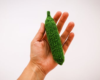 Waldorf Spielzeug Grüne Gurke für die Rollenspielküche