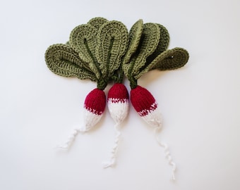 Pretend play radish set for play kitchen - Waldorf toy knitted vegetables for toddlers - green child safe gift for baby - Gender neutral toy