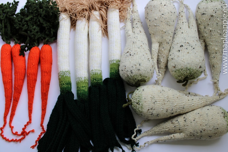 Knitted leek gift for toddler Baby photo prop soft toy play food vegetables knitted green natural Waldorf toy baby gym play kitchen image 9