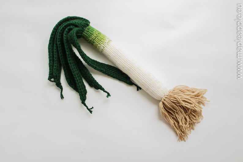 Knitted leek gift for toddler Baby photo prop soft toy play food vegetables knitted green natural Waldorf toy baby gym play kitchen image 5