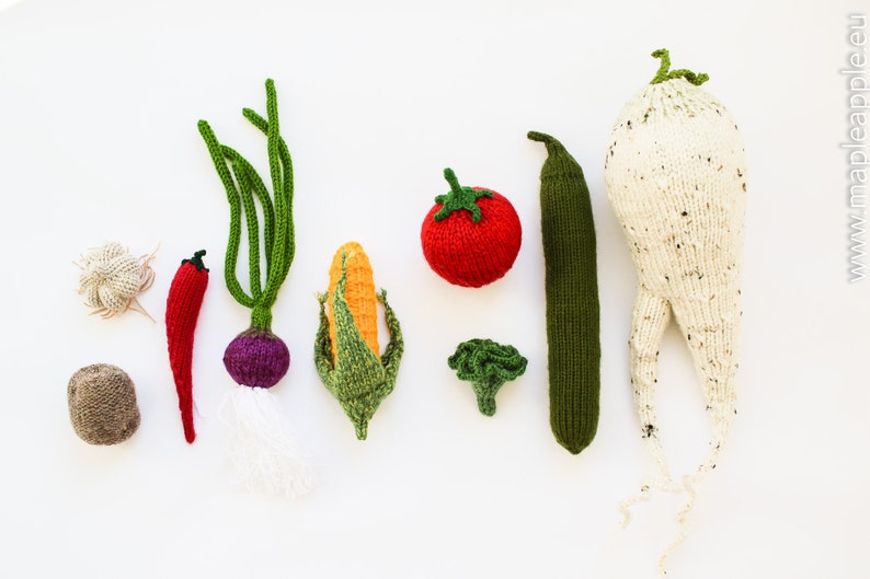 Pretend play tomato Waldorf soft toy knitted vegetables for play kitchen red tomato Italian kitchen decor gift for foodie photo prop image 8