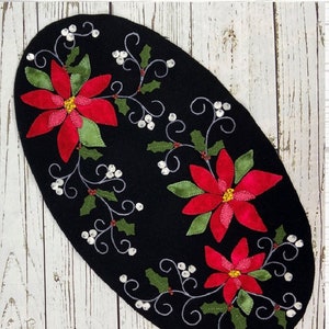 Poinsettia Wool Applique Pattern: Christmas Table Mat (GLP-312)