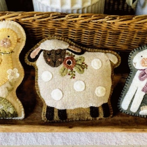 Spring Mini Pillow Patterns: Wool Applique Chick, Lamb, Rabbit (HTH 428)