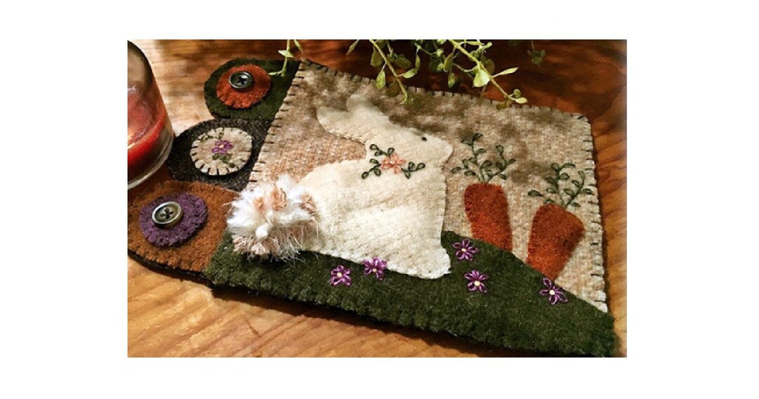 Bunny Wool Applique Pattern: Spring Carrot Decor (violet RCH 015) - Etsy