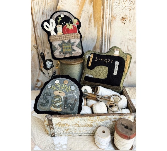 Wool Applique Mini Pillow Patterns: Sewing Room Decor (HTH 441)