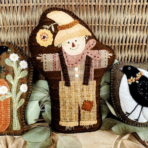 Wool Applique Fall Pillow Patterns: Scarecrow, Crow, Pumpkin (HTH 432)