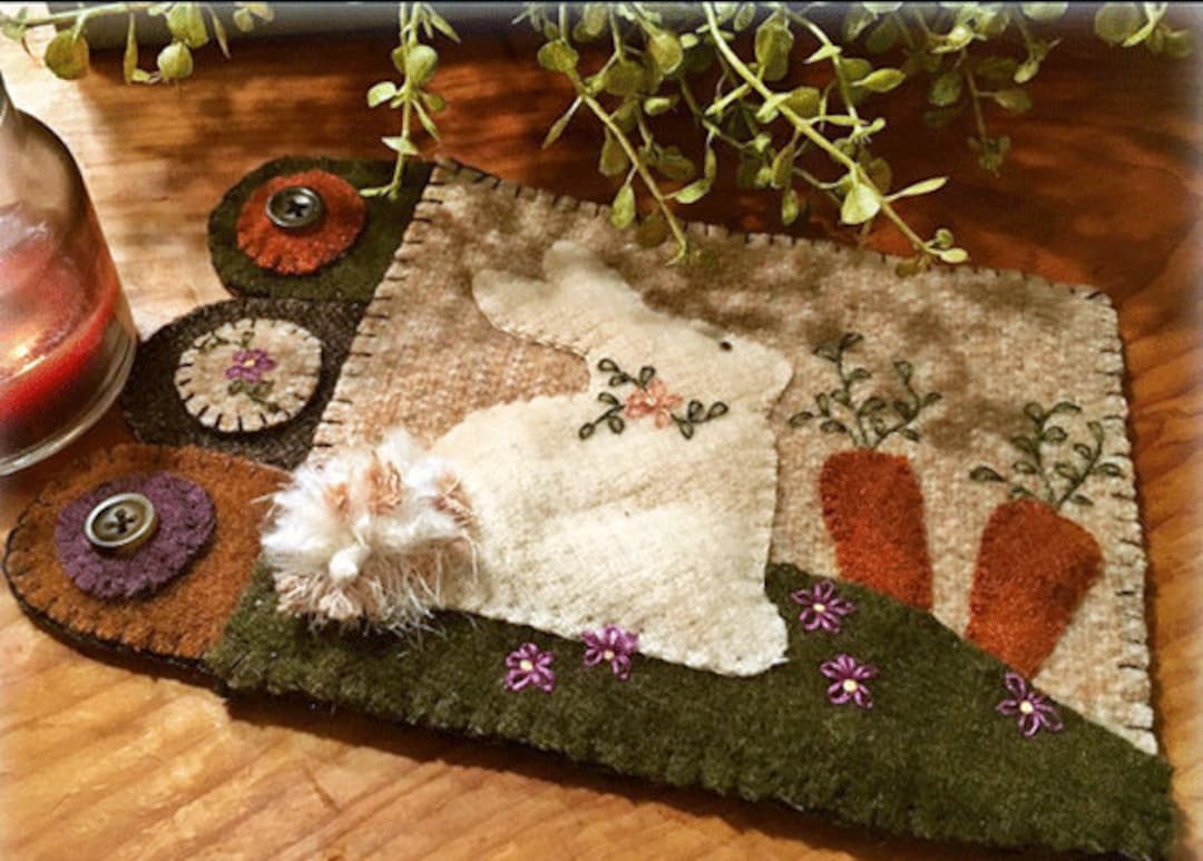 Rabbit Bunny Wool Applique Pattern RCH WW 015 violet Bunny With Carrots ...