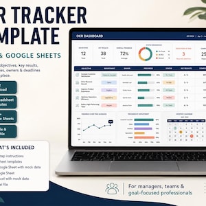 Op de afbeelding: Een OKR-tracker-sjabloon voor Excel en Google Sheets weergegeven op een laptopscherm. Het dashboard toont doelstellingen, resultaten, voortgangspercentages en statusoverzichten. Bevat tekstlabels voor directe download en vier spreadsheets.