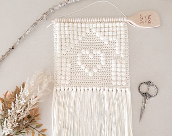 Home Sweet Home Crochet Wall Hanging Pattern