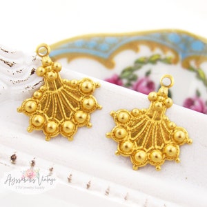 Ornate Victorian Fan Raw Brass Charms Small Un-Plated Brass Stamping Drops 18mmx16mm – 6