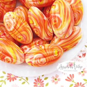 Cabochons ovales vintage en verre marbré orange et jaune avec dessus côtelé, pierres de 23 x 14 mm à dos plat ouest-allemand - 2