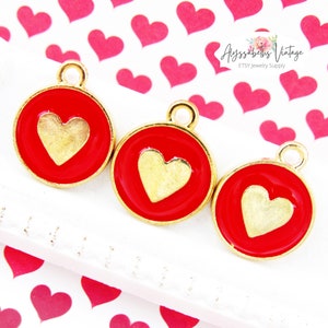 SALE Kleine runde rote Emaille und Gold Herz Charms 16 x 13 mm Little Valentine Anhänger - Paar