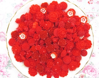 Shades of Red Resin Flower Cabochon Mix, Floral Grab Bag Roses, Mum, Daisy Flat Back Variety Pack 20 Floral Blossoms Embellishments