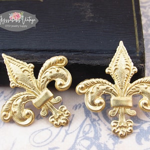 Ornate French Chic Fleur de Lis Raw Brass Stamping Jewelry 31x29mm Flourish Embossed Finding Embellishment - 2
