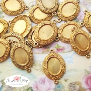 Montatura per castone in ottone grezzo con patina invecchiata, ovale, stile vittoriano ornato vintage, 8 x 6 mm, montatura per fondello piatto in ottone fuso - 4