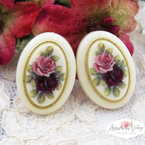 Camée camée rose victorien et rose bordeaux, cabochon floral ouest-allemand ovale en plastique 25 x 18 mm avec bordure ornée de perles