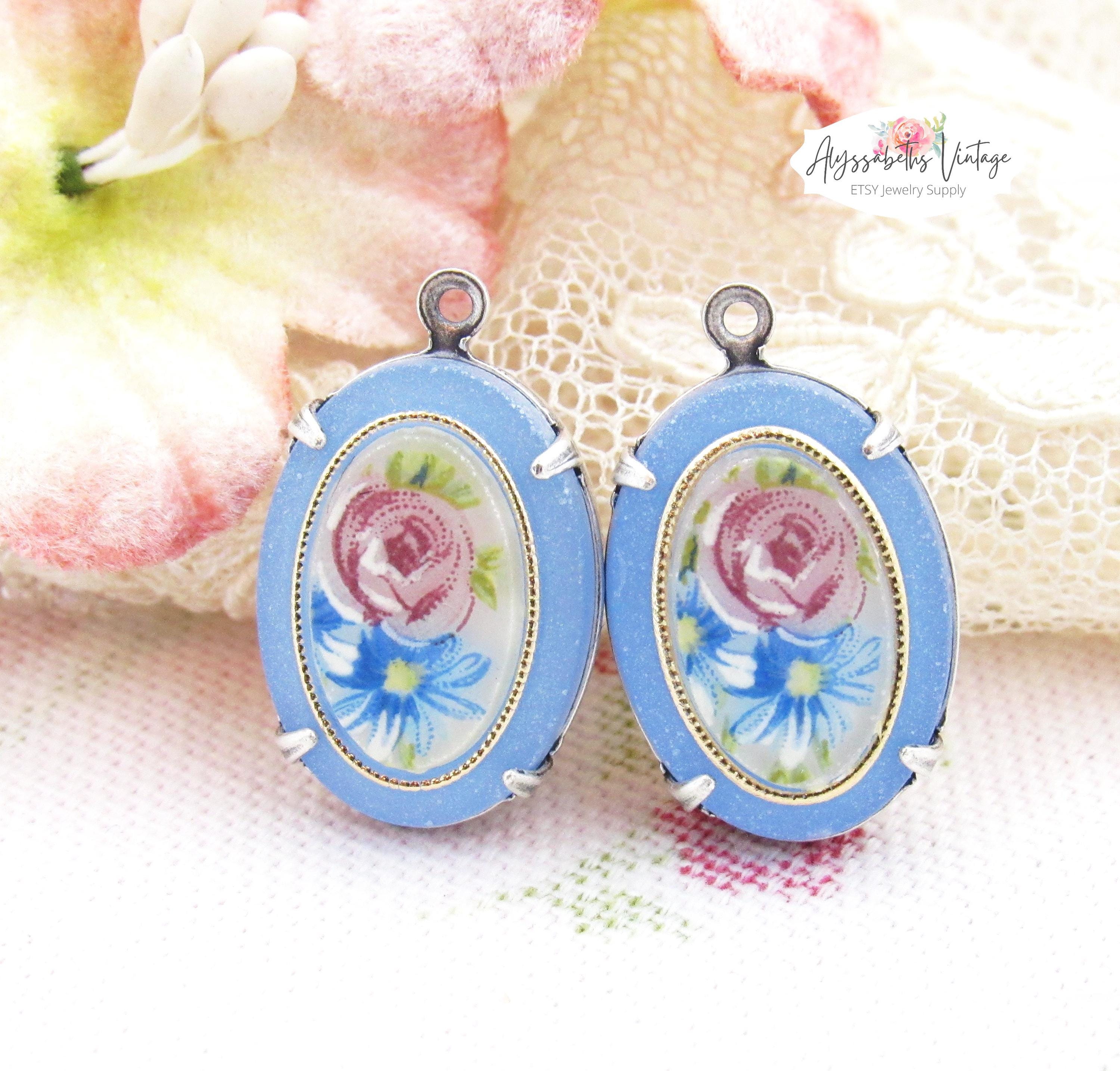 ヴィンテージマットブルーにピンクのバラとブルーアスターの花柄カメオ